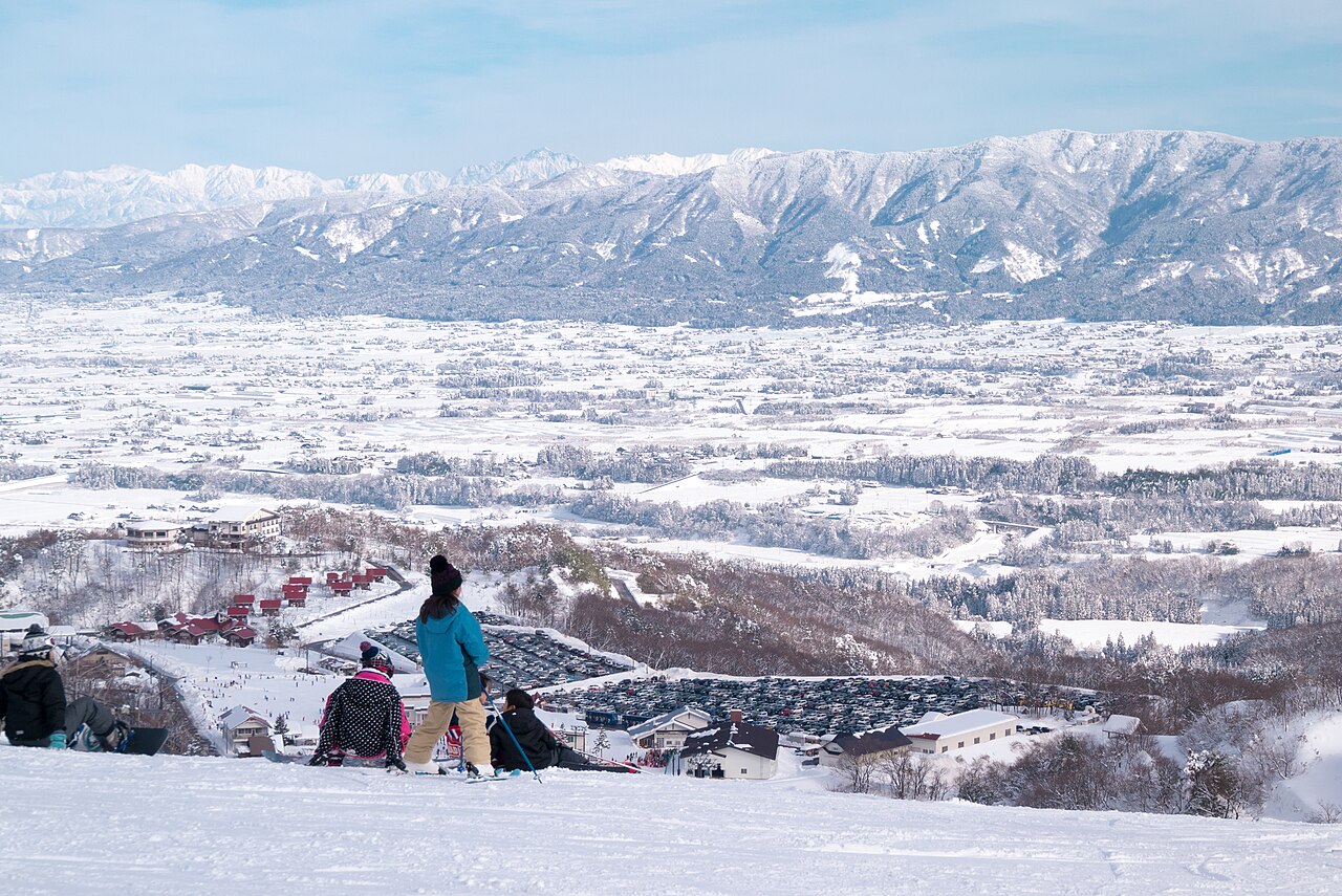 イオックス・アローザの雪の山とゲレンデ